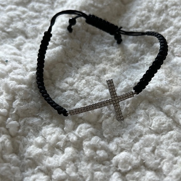Sideways cross bracelet. - Picture 4 of 5